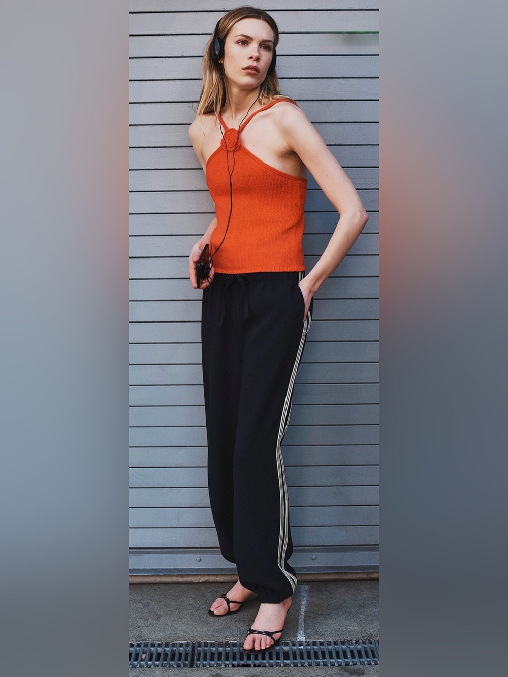 Aritzia Wilfred Venice Pant Joggers CrepetteSide Stripe Black Birch Size Medium